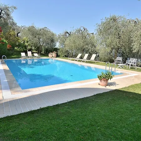 Villa Dismero With Pool