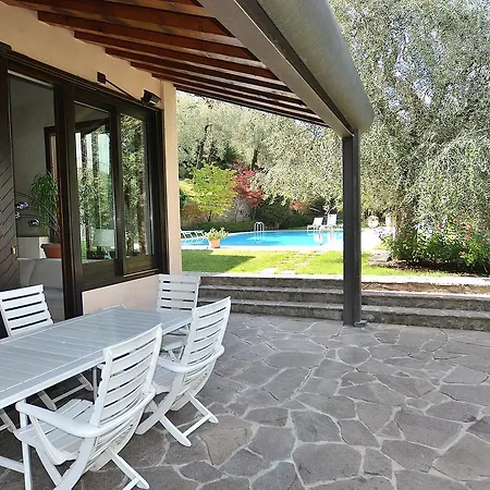 Dismero With Pool Villa *