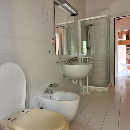 Villa Dismero With Pool
