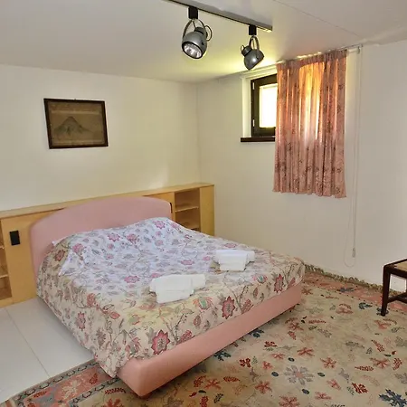 Villa Dismero With Pool Brenzone sul Garda