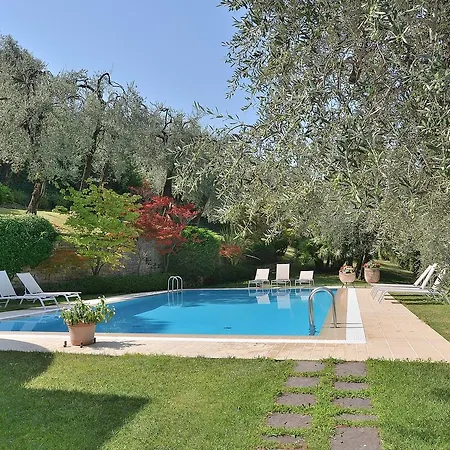 Villa Dismero With Pool Brenzone sul Garda